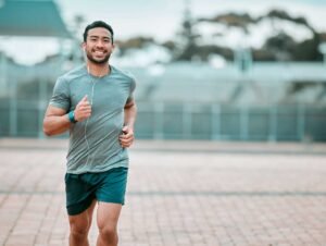homem praticando corrida